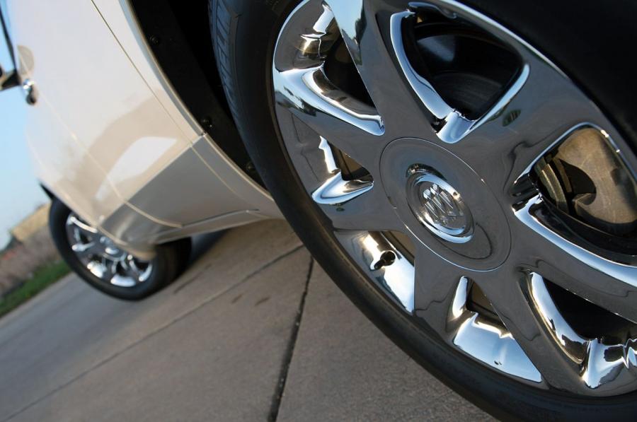  Buick Enclave CXL AWD 2010 года  (фото 41 из 51)